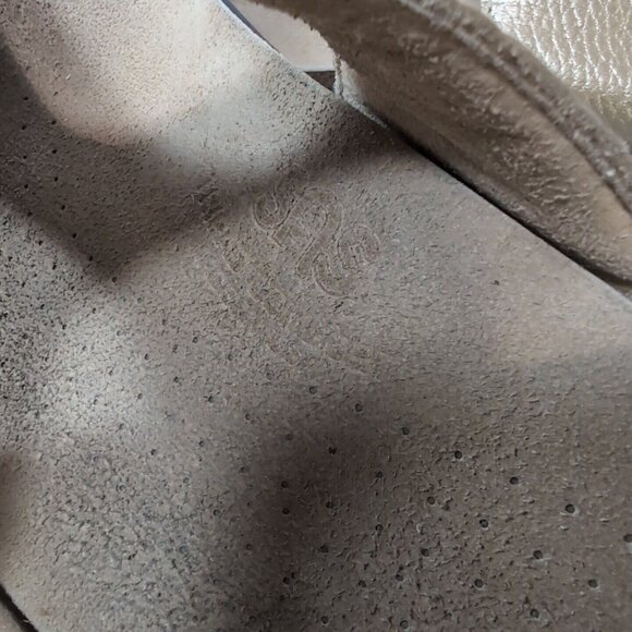 SAS Sanibel Flip Flop Thong Sandals Gold Women's 8.5 Nubuck Leather T-Strap Open - Picture 13 of 13